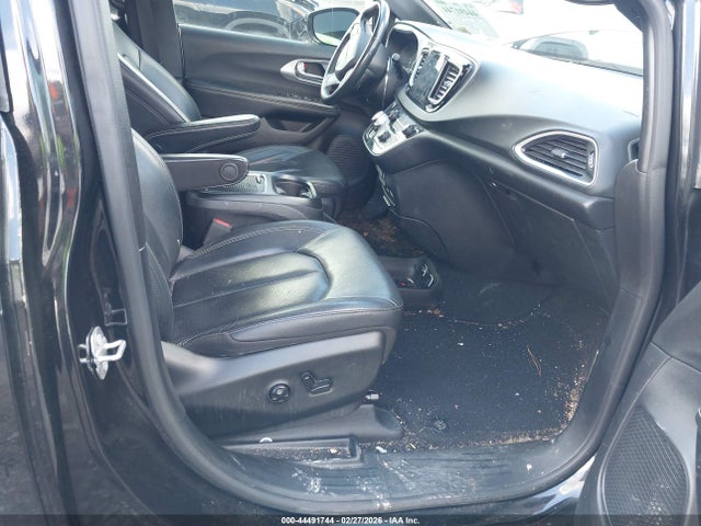 2020 Chrysler Pacifica Touring L Plus მანქანა იყიდება აუქციონზე, vin: 2C4RC1EG5LR235790, აუქციონის ნომერი: 44491744