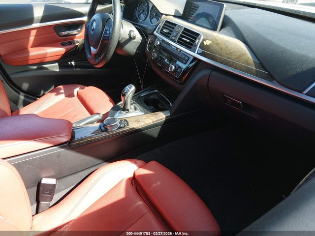 44491753 :رقم المزاد ، WBA8E3C59GK501140 vin ، 2016 Bmw 328i Xdrive مزاد بيع