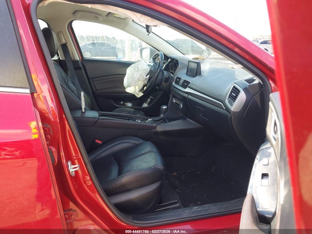 44491760 :رقم المزاد ، 3MZBN1V34JM197043 vin ، 2018 Mazda Mazda3 Touring مزاد بيع