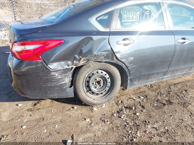 Продаж на аукціоні авто 2017 Nissan Altima 2.5 S, vin: 1N4AL3AP4HC284807, номер лоту: 44491791