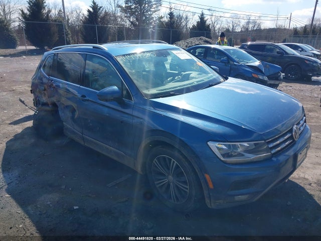 2018 VOLKSWAGEN TIGUAN 3VV3B7AX2JM016227 Photo 0