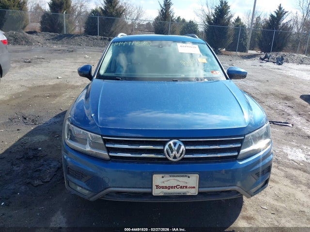 2018 Volkswagen Tiguan 2.0t Se/2.0t Sel მანქანა იყიდება აუქციონზე, vin: 3VV3B7AX2JM016227, აუქციონის ნომერი: 44491820