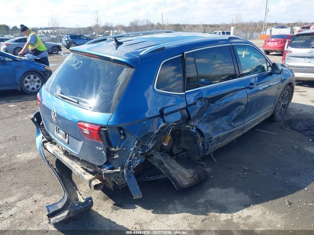 2018 VOLKSWAGEN TIGUAN 3VV3B7AX2JM016227 Photo 3