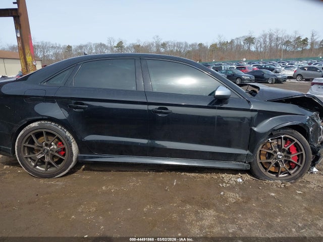 Продаж на аукціоні авто 2018 Audi Rs 3 2.5t, vin: WUABWGFF0J1900617, номер лоту: 44491868