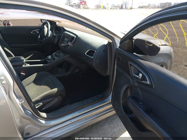 Продажа на аукционе авто 2015 Chrysler 200 Limited, vin: 1C3CCCAB0FN645317, номер лота: 44491885