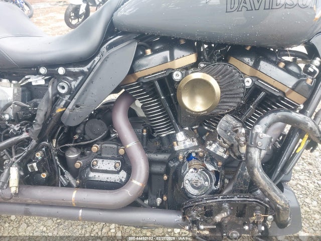 1HD1ABL22NB660190 Harley-Davidson Flhxst