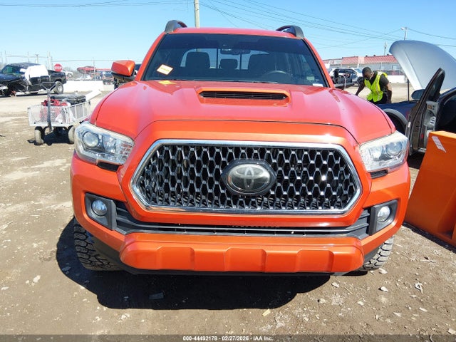 5TFCZ5AN4JX126140 Toyota Tacoma Trd Sport