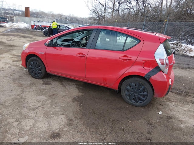 JTDKDTB36E1566980 Toyota Prius C Two