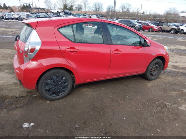 JTDKDTB36E1566980 Toyota Prius C Two