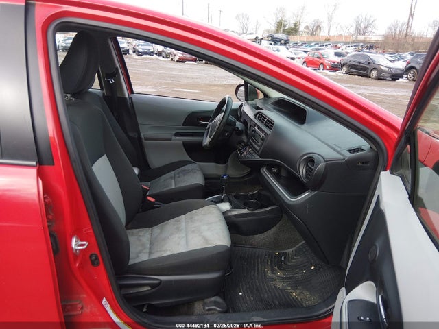 JTDKDTB36E1566980 Toyota Prius C Two