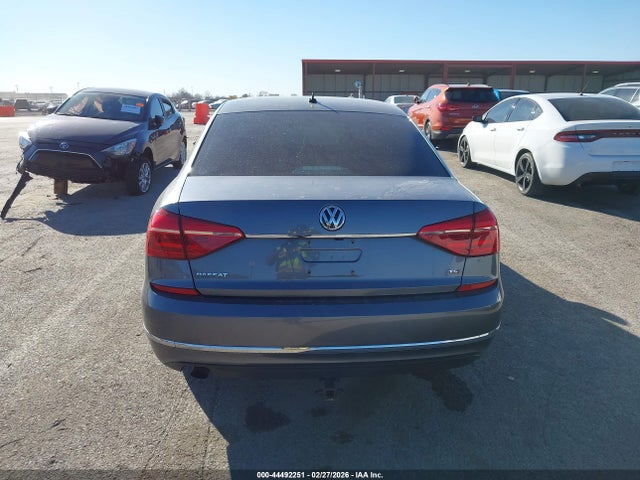 2016 Volkswagen Passat 1.8t S მანქანა იყიდება აუქციონზე, vin: 1VWAS7A39GC010693, აუქციონის ნომერი: 44492251