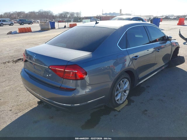 2016 Volkswagen Passat 1.8t S მანქანა იყიდება აუქციონზე, vin: 1VWAS7A39GC010693, აუქციონის ნომერი: 44492251