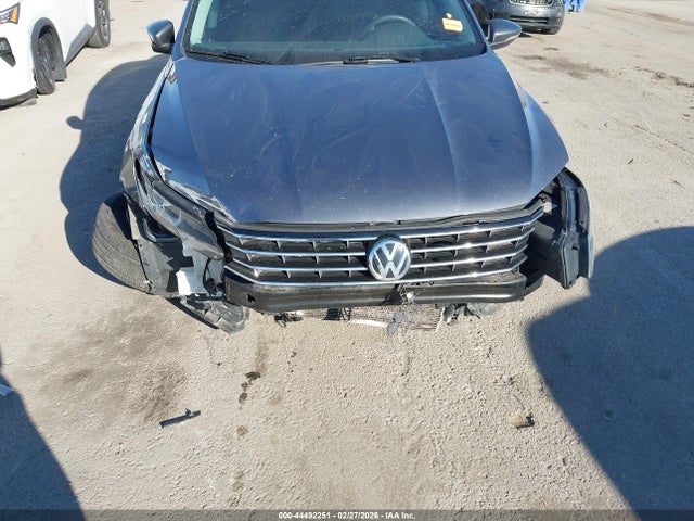 2016 Volkswagen Passat 1.8t S მანქანა იყიდება აუქციონზე, vin: 1VWAS7A39GC010693, აუქციონის ნომერი: 44492251