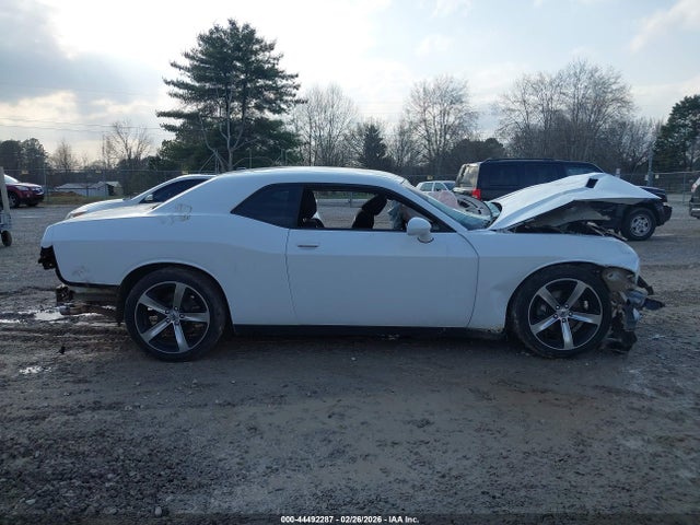 2C3CDZAG4GH200987 Dodge Challenger Sxt