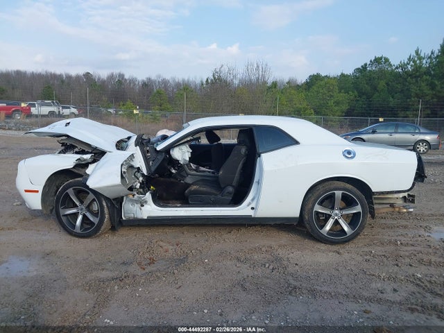 2C3CDZAG4GH200987 Dodge Challenger Sxt