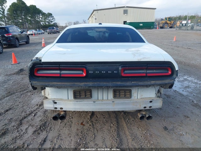 2C3CDZAG4GH200987 Dodge Challenger Sxt