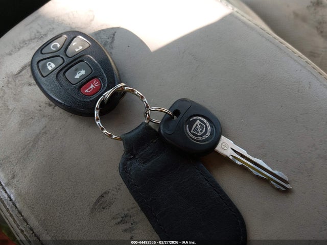 44492335 :رقم المزاد ، 1G6KD57YX6U151910 vin ، 2006 Cadillac Dts Standard مزاد بيع