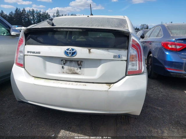 Toyota Prius Two 2014 JTDKN3DU3E1763818 Image 21