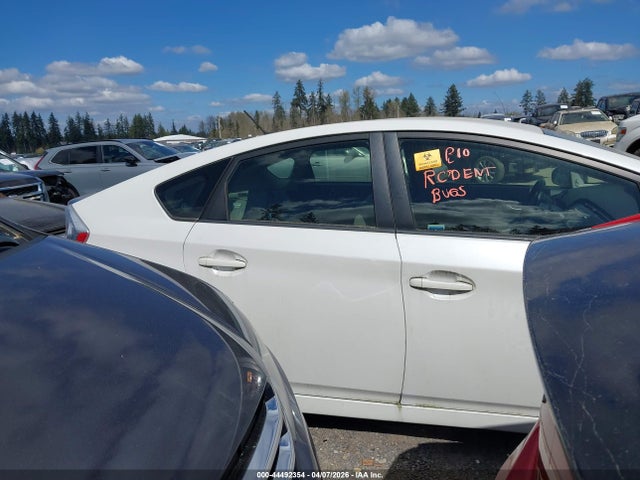 Toyota Prius Three 2014 JTDKN3DU7E0371009 Image 18