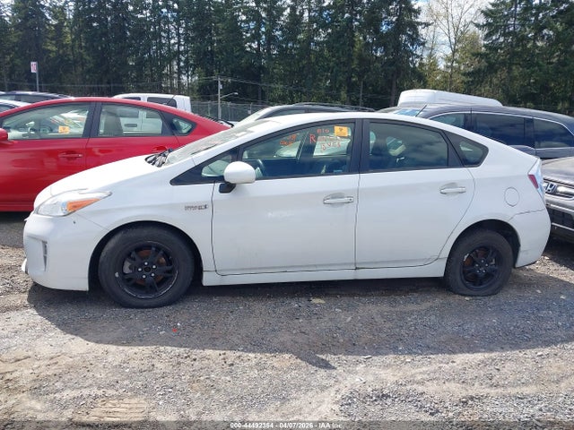 Toyota Prius Three 2014 JTDKN3DU7E0371009 Image 19