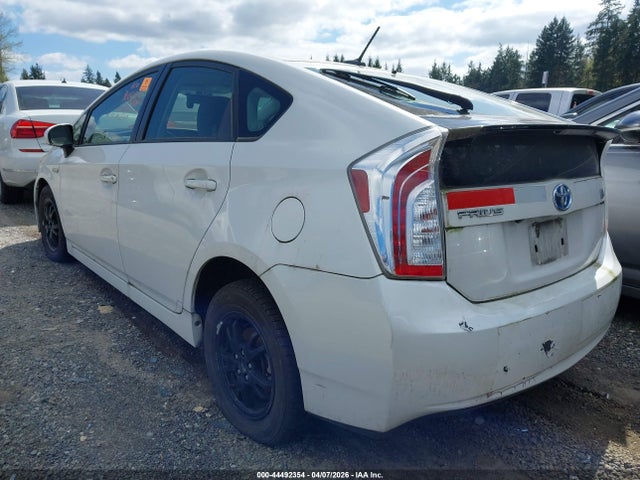 Toyota Prius Three 2014 JTDKN3DU7E0371009 Image 3
