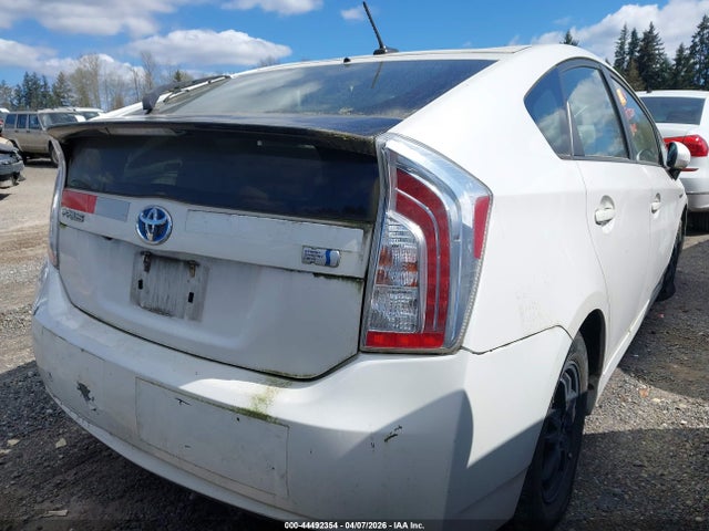 Toyota Prius Three 2014 JTDKN3DU7E0371009 Image 4
