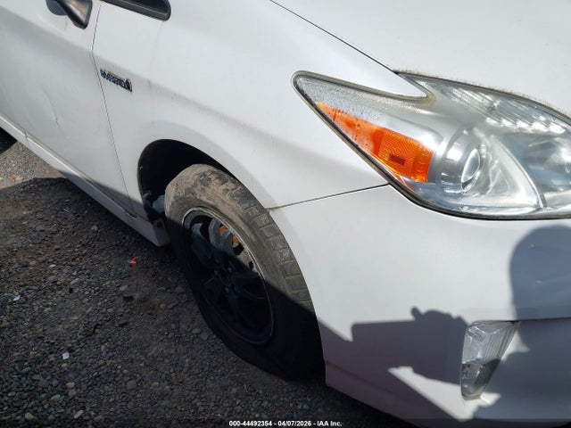 Toyota Prius Three 2014 JTDKN3DU7E0371009 Image 6