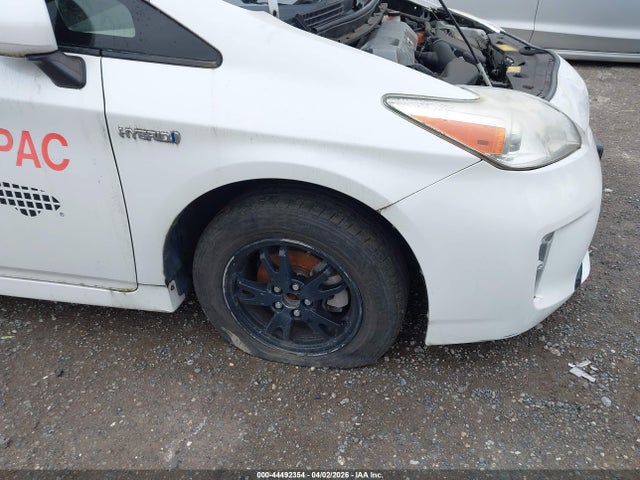 Toyota Prius Three 2014 JTDKN3DU7E0371009 Image 12