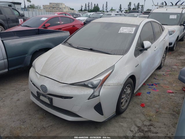 Toyota Prius Two 2018 JTDKBRFU2J3062369 Image 2