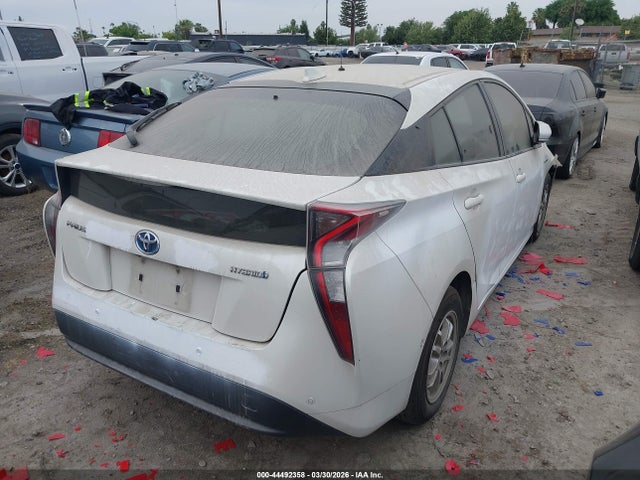 Toyota Prius Two 2018 JTDKBRFU2J3062369 Image 3