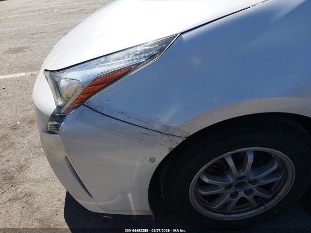 Toyota Prius Two 2018 JTDKBRFU2J3062369 Image 13