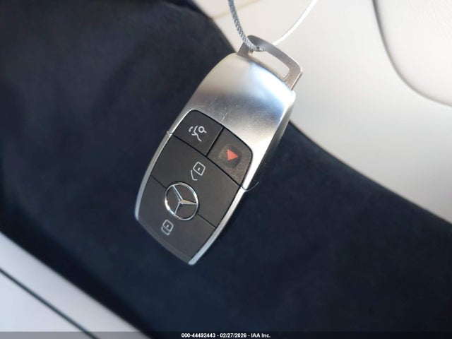 44492443 :رقم المزاد ، W1N0G8DBXLF789015 vin ، 2020 Mercedes-benz Glc 300 مزاد بيع