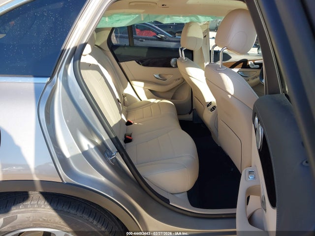44492443 :رقم المزاد ، W1N0G8DBXLF789015 vin ، 2020 Mercedes-benz Glc 300 مزاد بيع