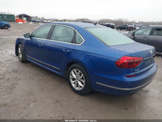 1VWAT7A39HC000583 Volkswagen Passat 1.8t S