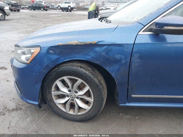 1VWAT7A39HC000583 Volkswagen Passat 1.8t S