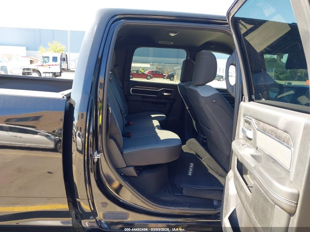 3C6UR5DJ0RG405718 RAM 2500 Big Horn 4x4 6&#039;4 Box