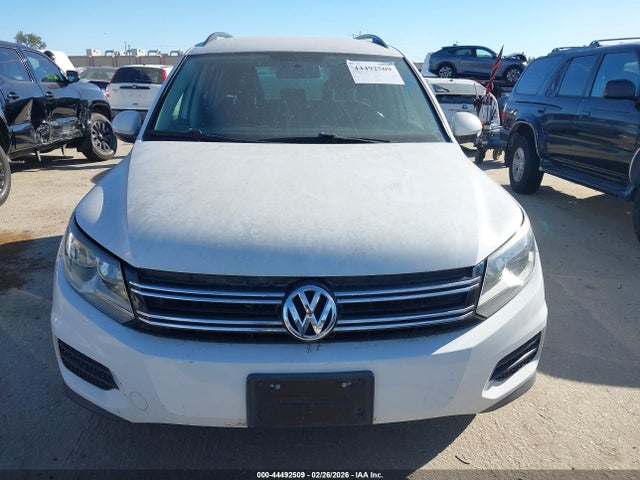 WVGBV7AX7FW581478 Volkswagen TIGUAN SE