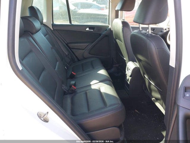 WVGBV7AX7FW581478 Volkswagen TIGUAN SE