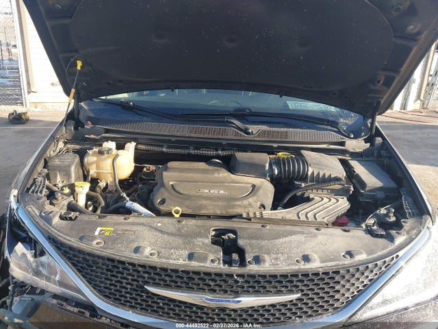 2018 Chrysler Pacifica Limited მანქანა იყიდება აუქციონზე, vin: 2C4RC1GG5JR233127, აუქციონის ნომერი: 44492522