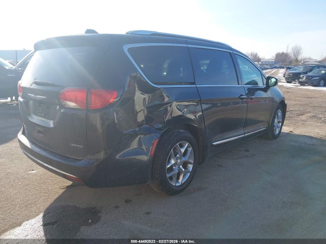 2018 Chrysler Pacifica Limited მანქანა იყიდება აუქციონზე, vin: 2C4RC1GG5JR233127, აუქციონის ნომერი: 44492522