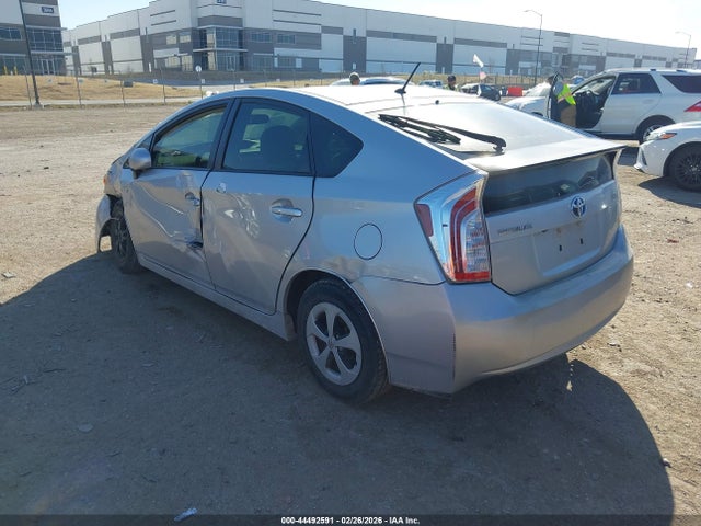 2015 TOYOTA PRIUS JTDKN3DU3F0406212 Photo 2