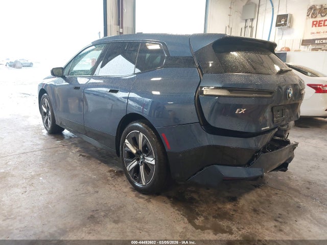 2025 BMW IX WB523CF02SCU47905 Photo 2
