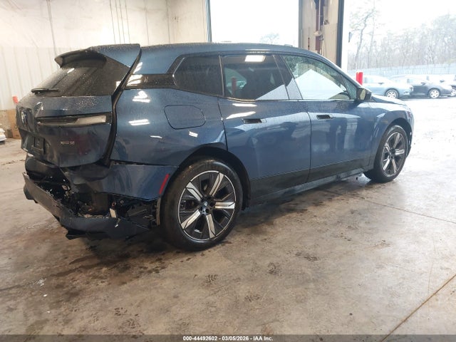 2025 BMW IX WB523CF02SCU47905 Photo 3