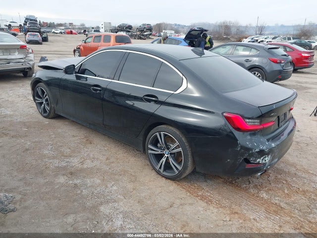 2019 BMW 330I WBA5R7C5XKAJ82814 Photo 2