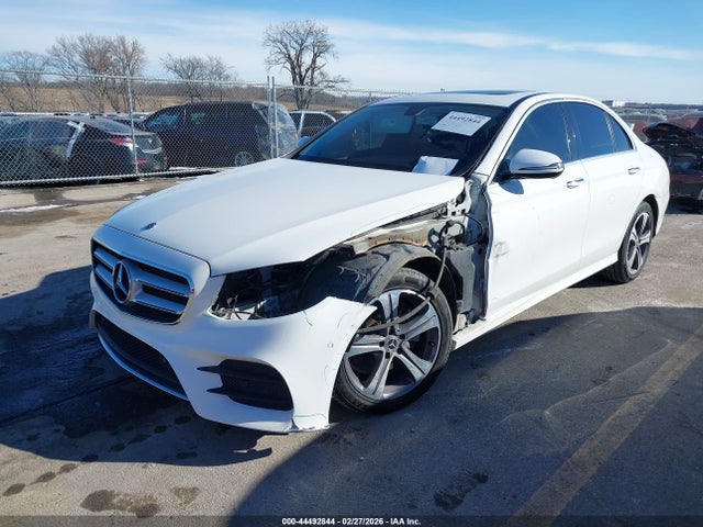 44492844 :رقم المزاد ، WDDZF4KBXJA319015 vin ، 2018 Mercedes-benz E 300 4matic مزاد بيع