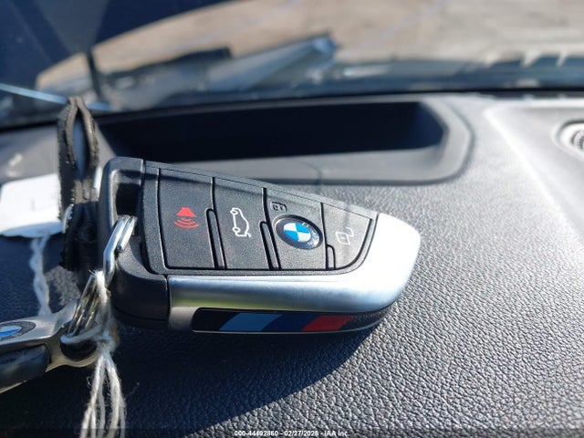 44492860 :رقم المزاد ، 3MW5R7J06M8B60489 vin ، 2021 Bmw 330i Xdrive مزاد بيع