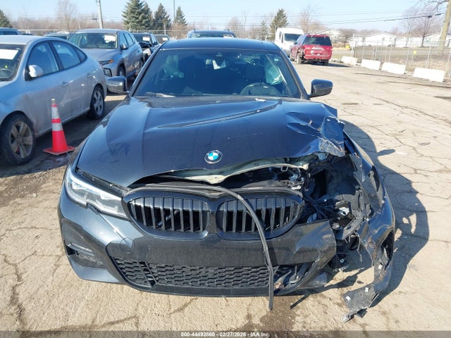 44492860 :رقم المزاد ، 3MW5R7J06M8B60489 vin ، 2021 Bmw 330i Xdrive مزاد بيع