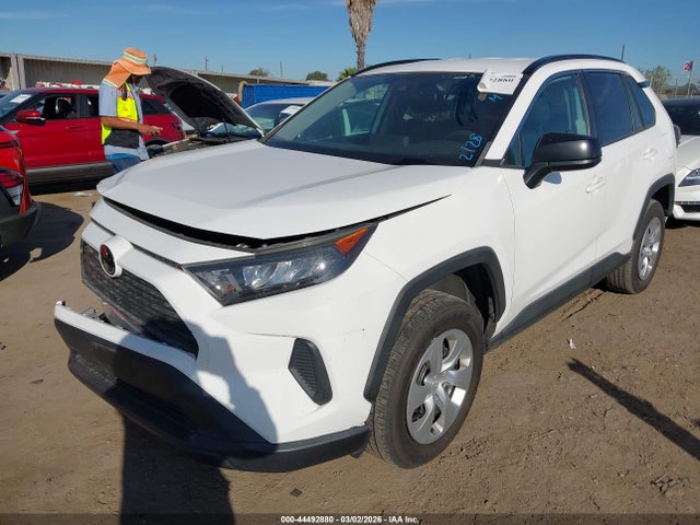 Toyota RAV4 LE 2021 2T3H1RFV4MW143946 Image 2