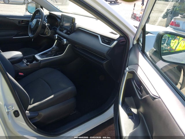 Toyota RAV4 LE 2021 2T3H1RFV4MW143946 Image 5