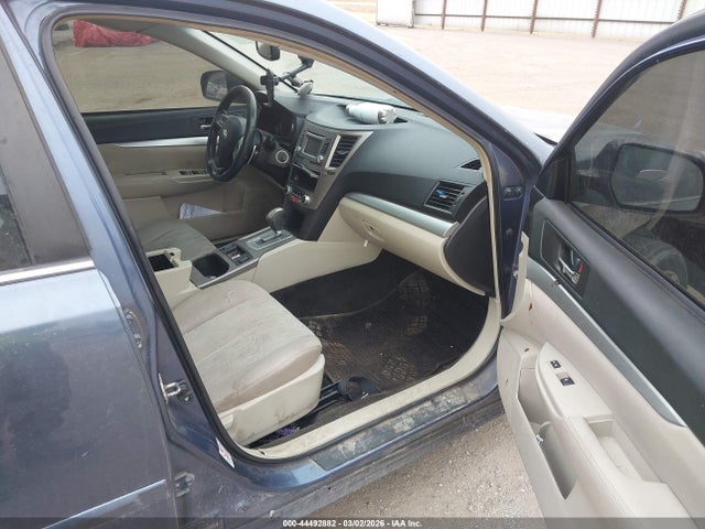 2014 Subaru Legacy 2.5i Premium მანქანა იყიდება აუქციონზე, vin: 4S3BMCD61E3017604, აუქციონის ნომერი: 44492882